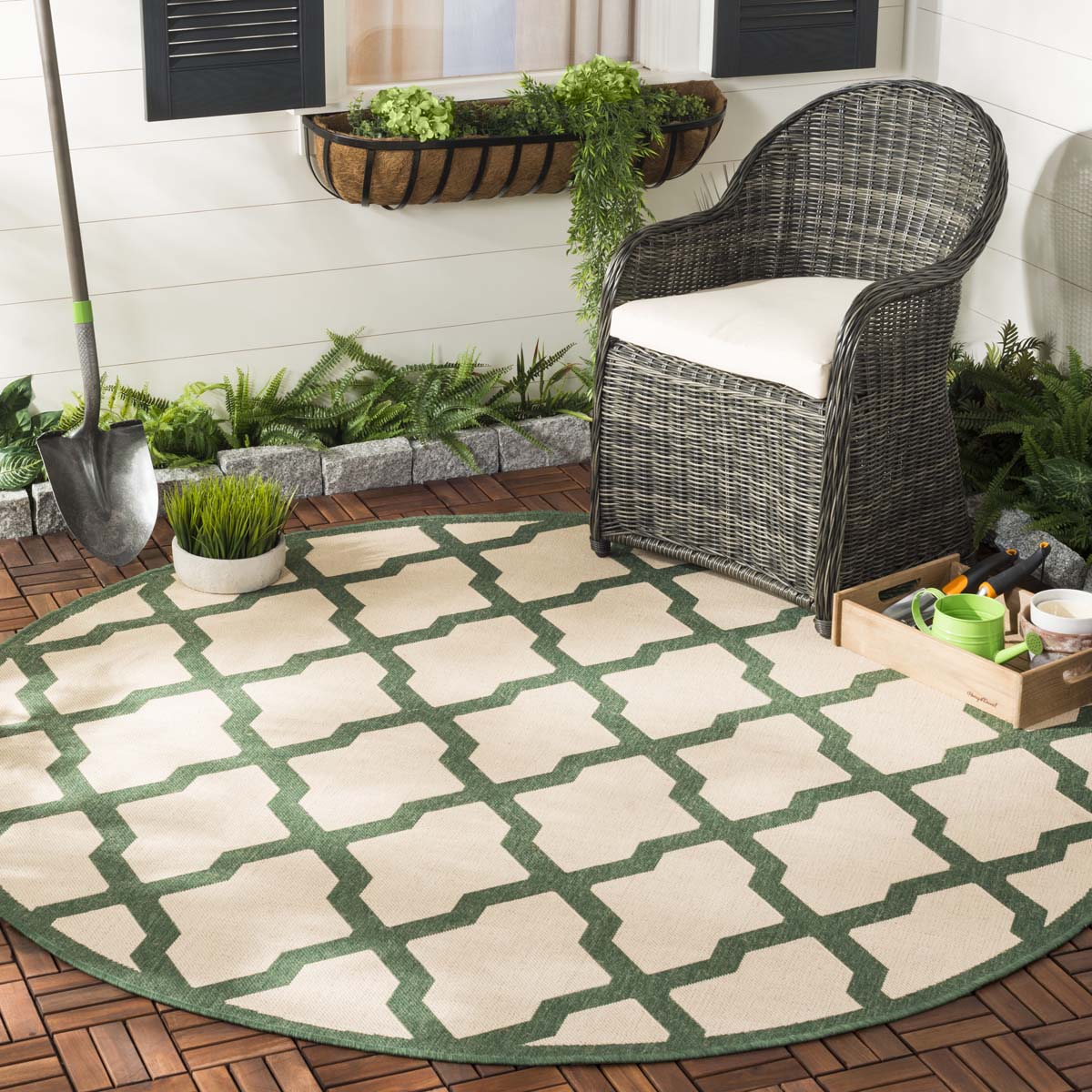 Safavieh Beach House 122 Rug, BHS122 - Cream / Green