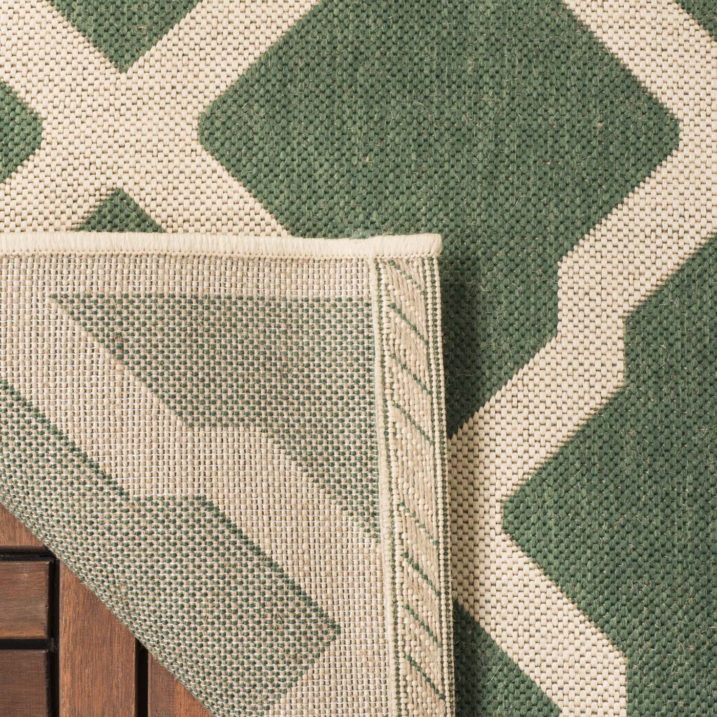 Safavieh Beach House 122 Rug, BHS122 - Green / Creme