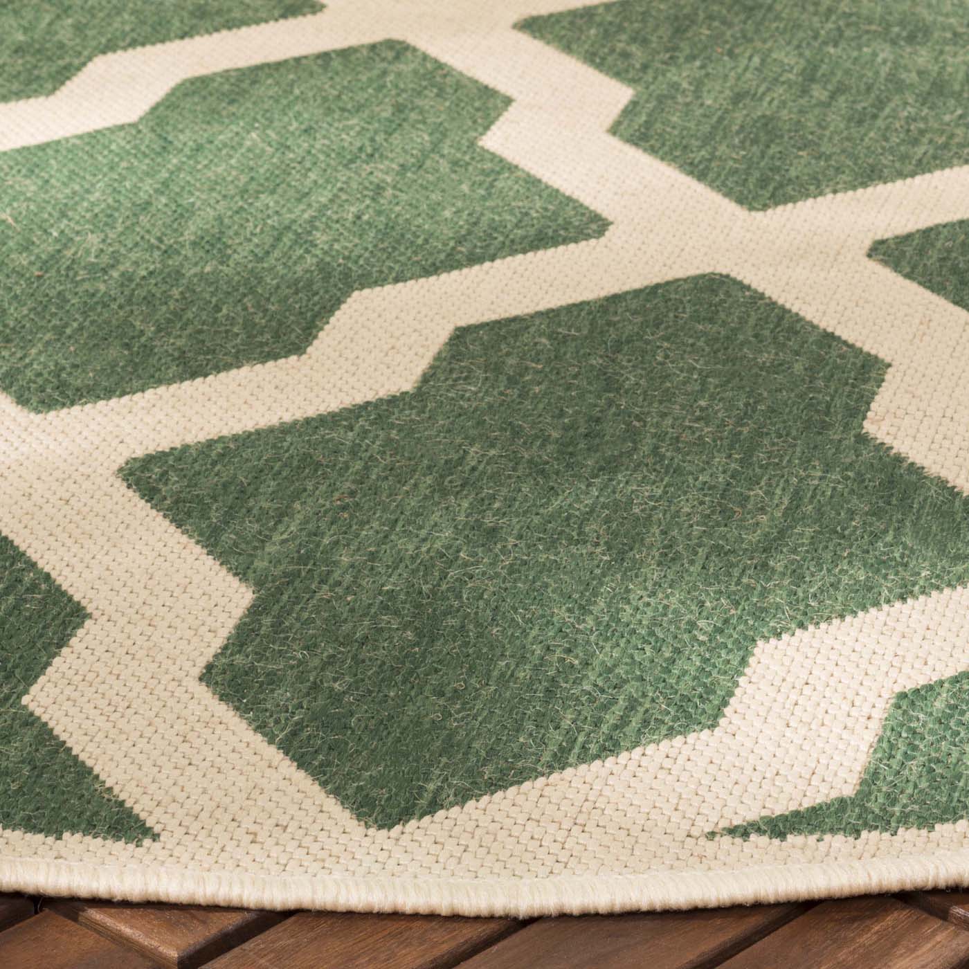 Safavieh Beach House 122 Rug, BHS122 - Green / Creme