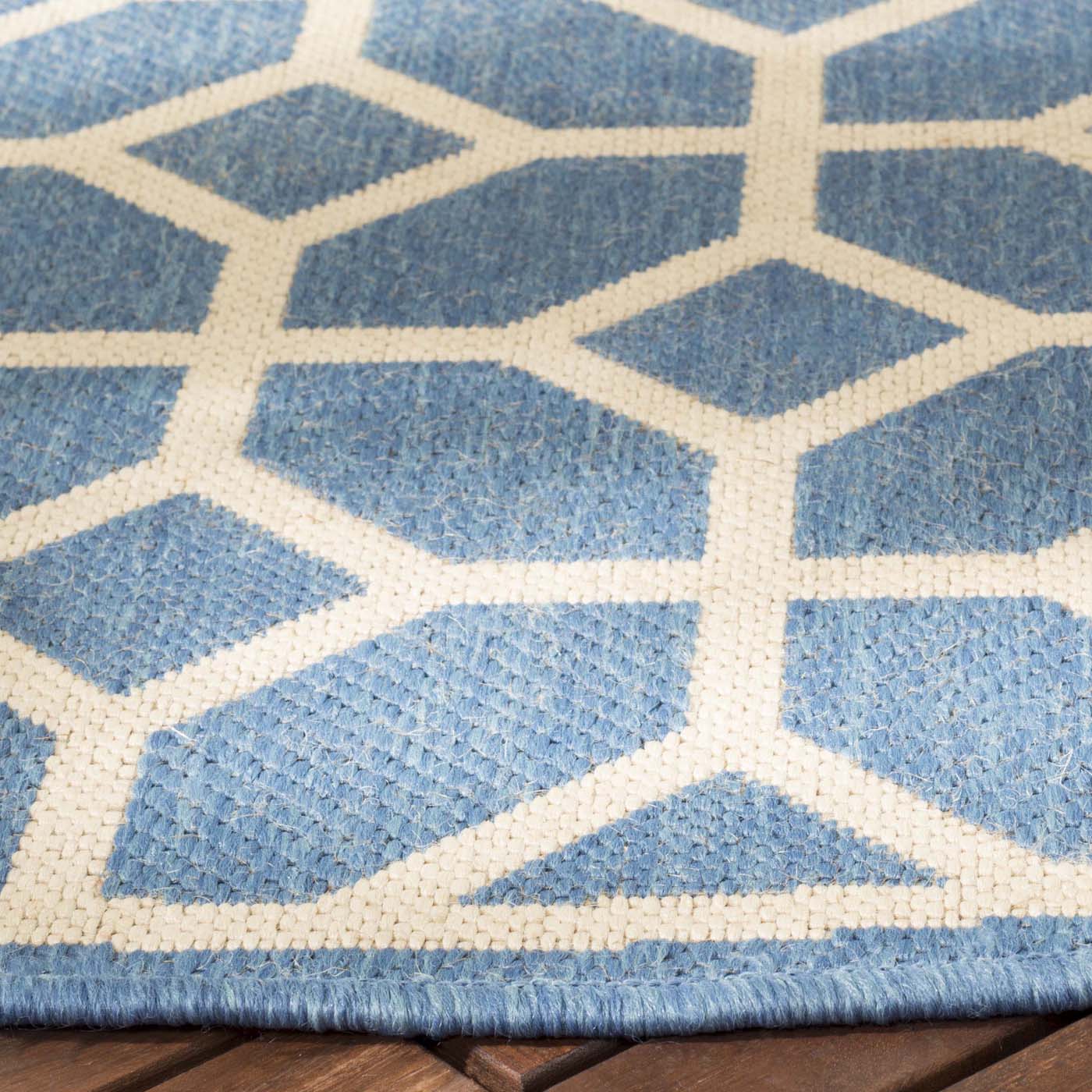 Safavieh Beach House 127 Rug, BHS127 - Blue / Creme