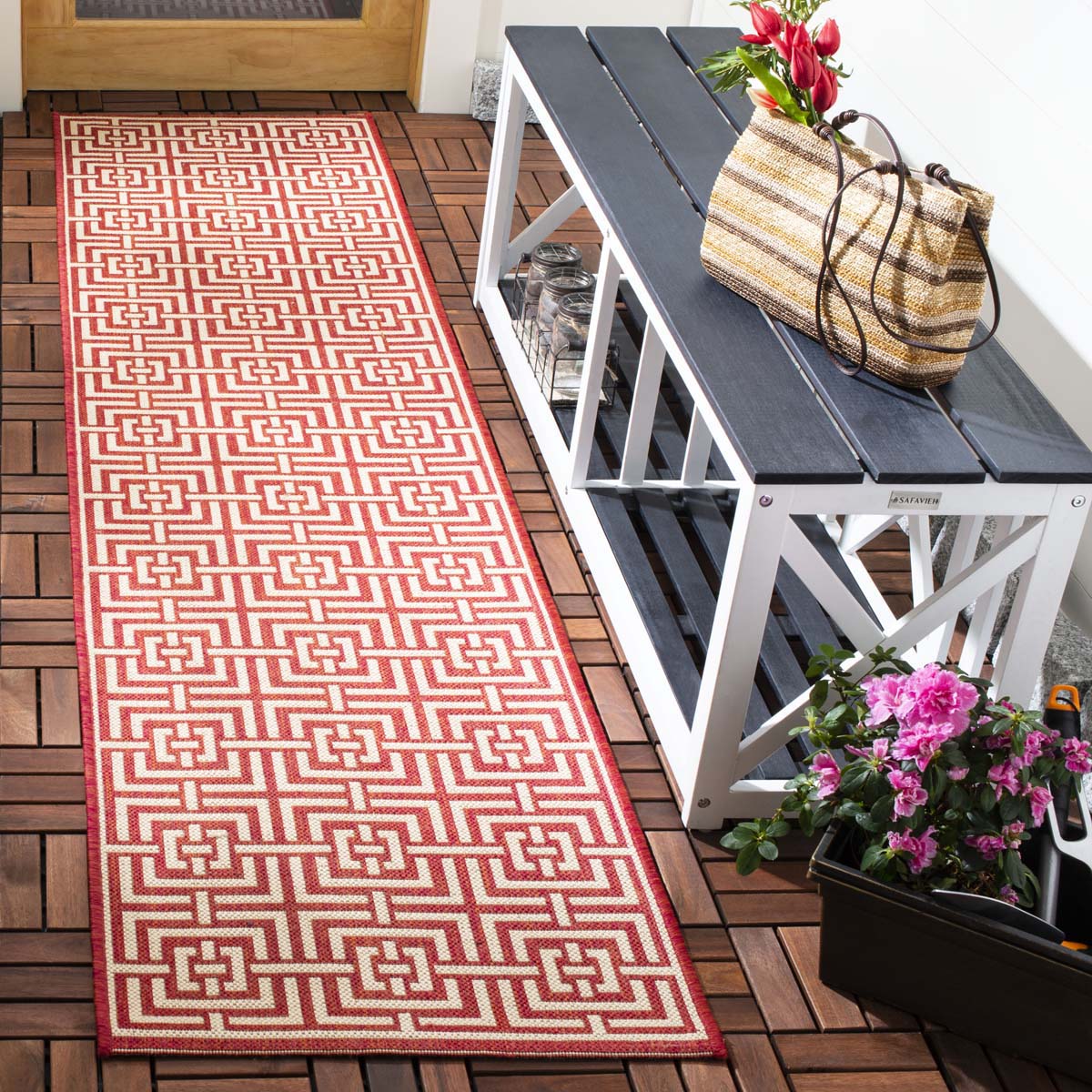 Safavieh Beach House 128 Rug, BHS128 - Red / Creme