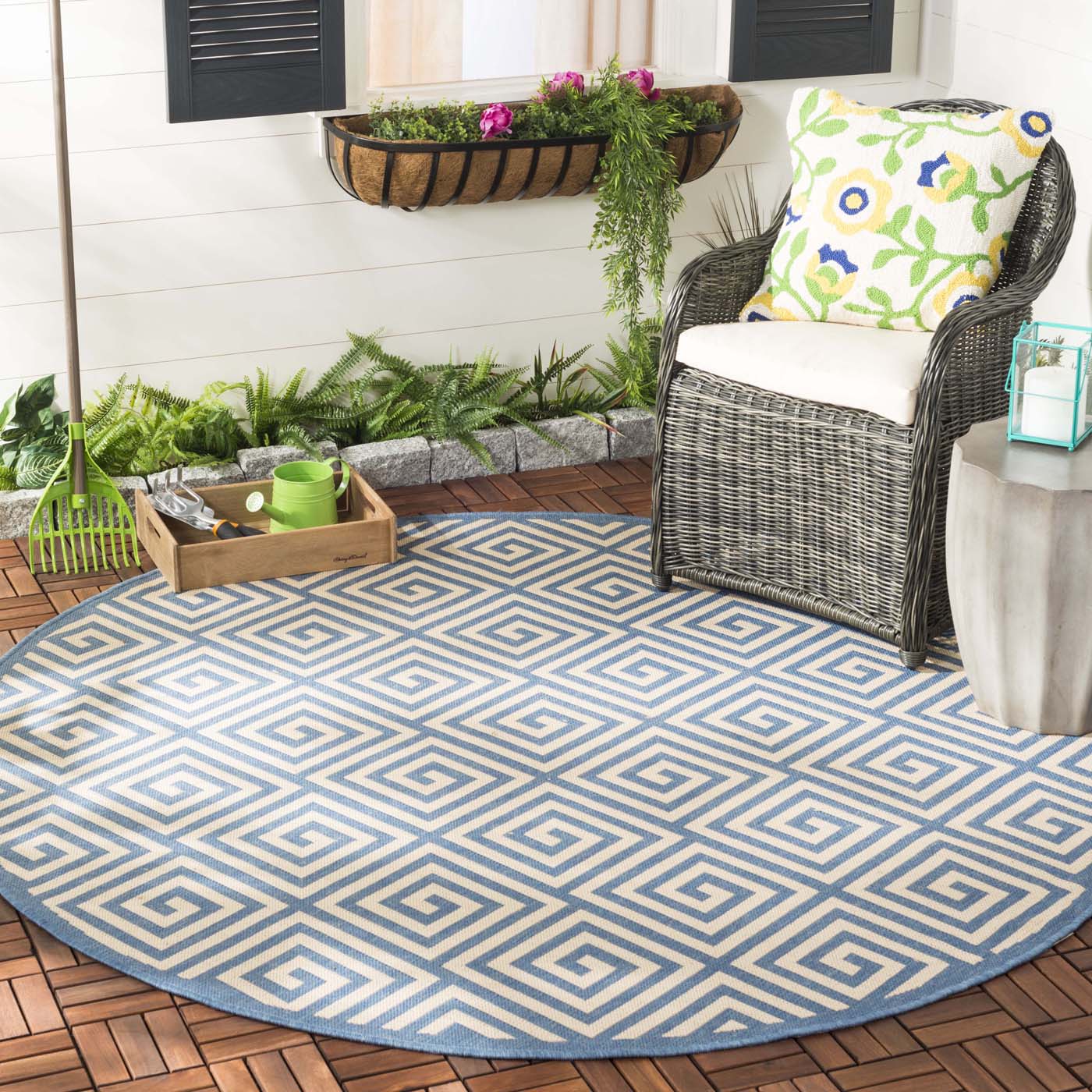 Safavieh Beach House 129 Rug, BHS129 - Cream / Blue