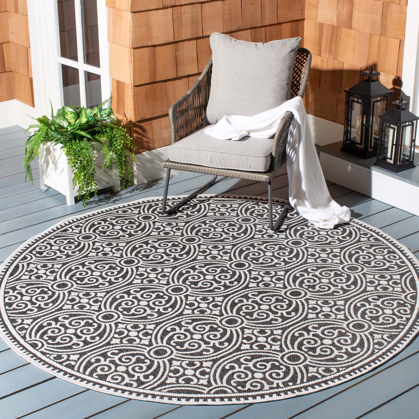 Safavieh Beach House 134 Rug, BHS134 - Light Grey / Charcoal