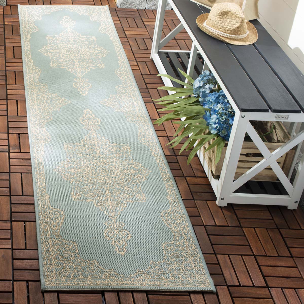 Safavieh Beach House 180 Rug, BHS180 - Cream / Aqua