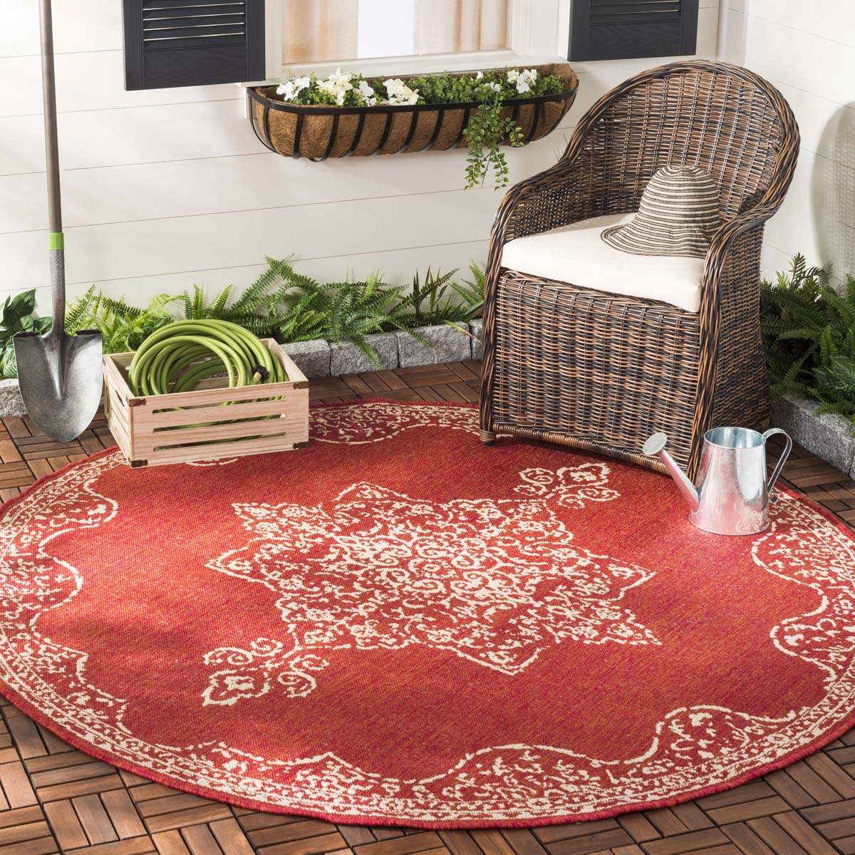 Safavieh Beach House 180 Rug, BHS180 - Red / Creme