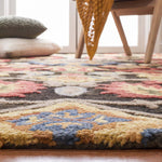 Safavieh Blossom 402 Rug, BLM402 - Charcoal / Multi