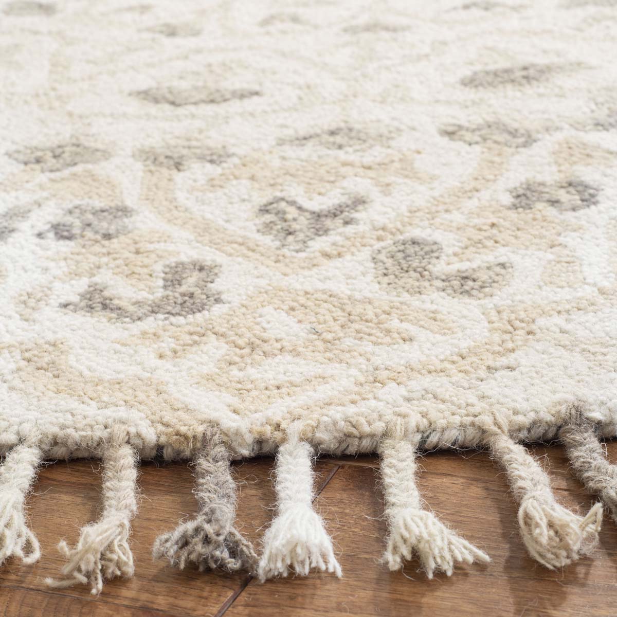 Safavieh Blossom 459 Rug, BLM459 - Ivory / Taupe