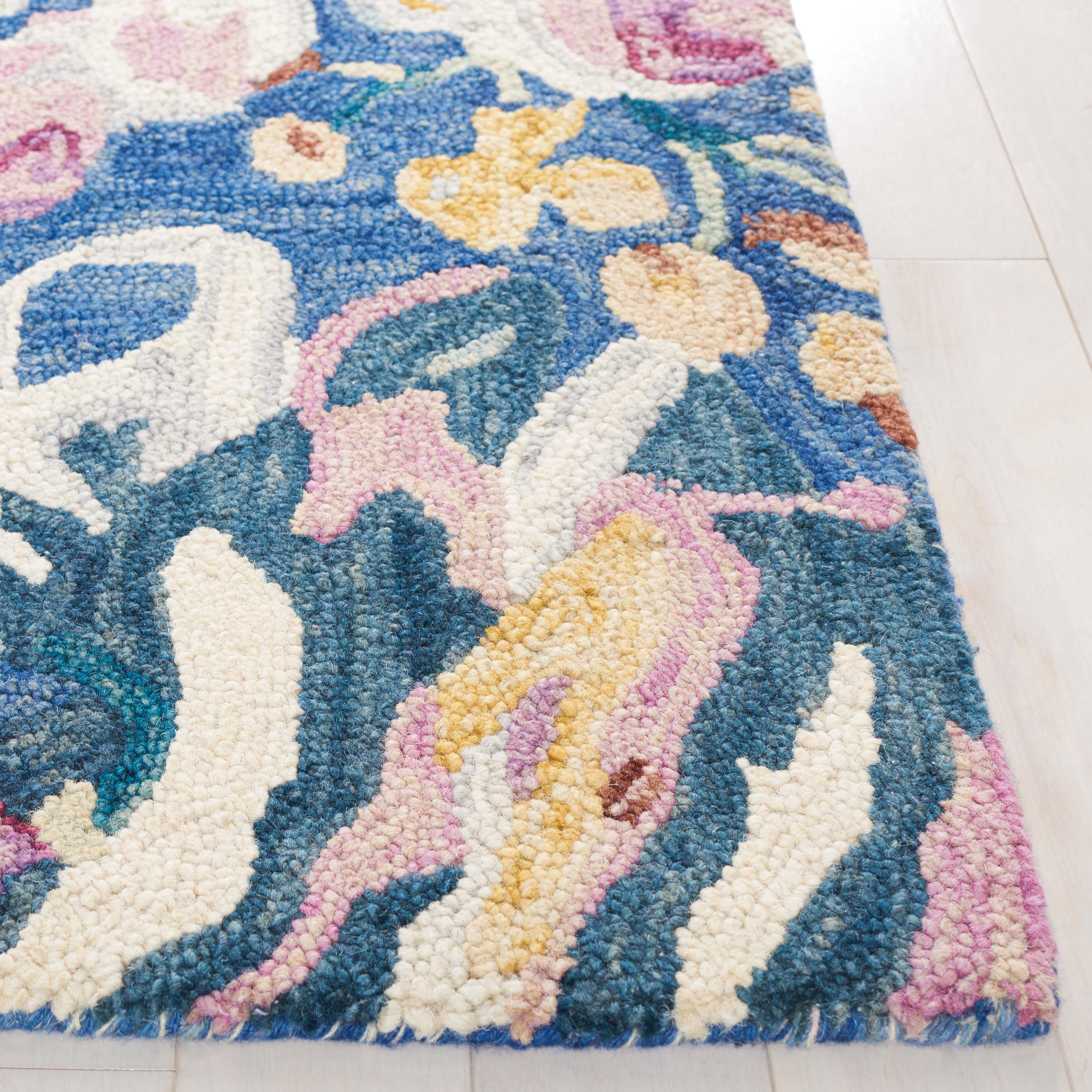 Safavieh Blossom 463 Rug, BLM463 - Light Blue / Plum