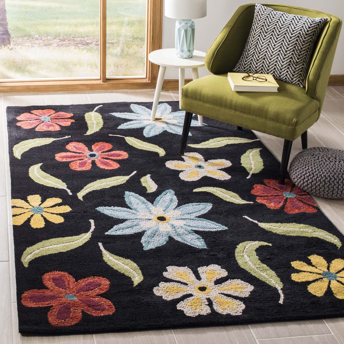 Safavieh Blossom 678 Rug, BLM678 - Black / Multi