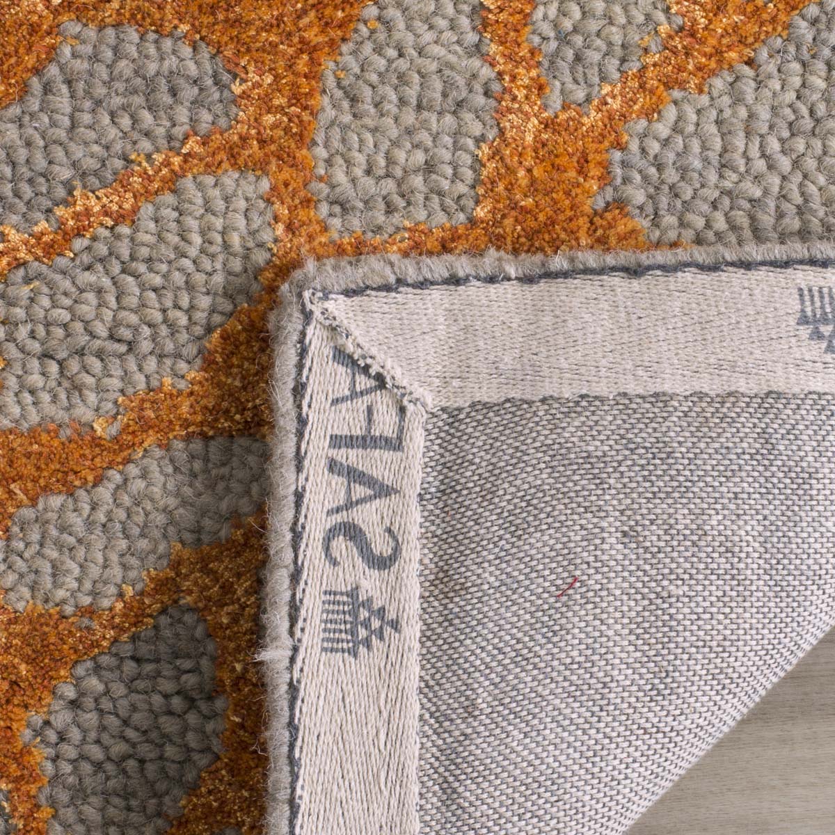 Safavieh Blossom 695 Rug, BLM695 - Grey / Orange