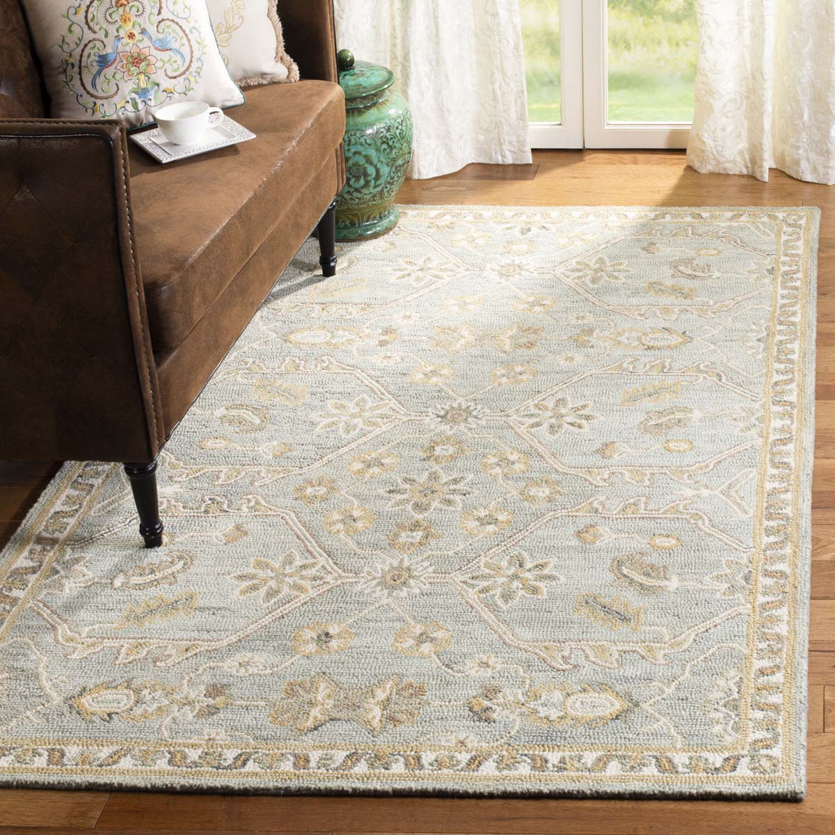 Safavieh Blossom 701 Rug, BLM701 - Slate / Beige