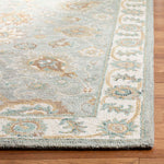 Safavieh Blossom 702 Rug, BLM702 - Aqua / Ivory