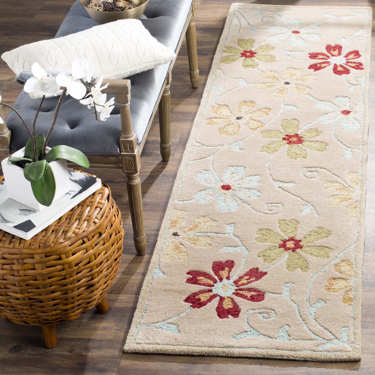 Safavieh Blossom 784 Rug, BLM784 - Beige / Multi