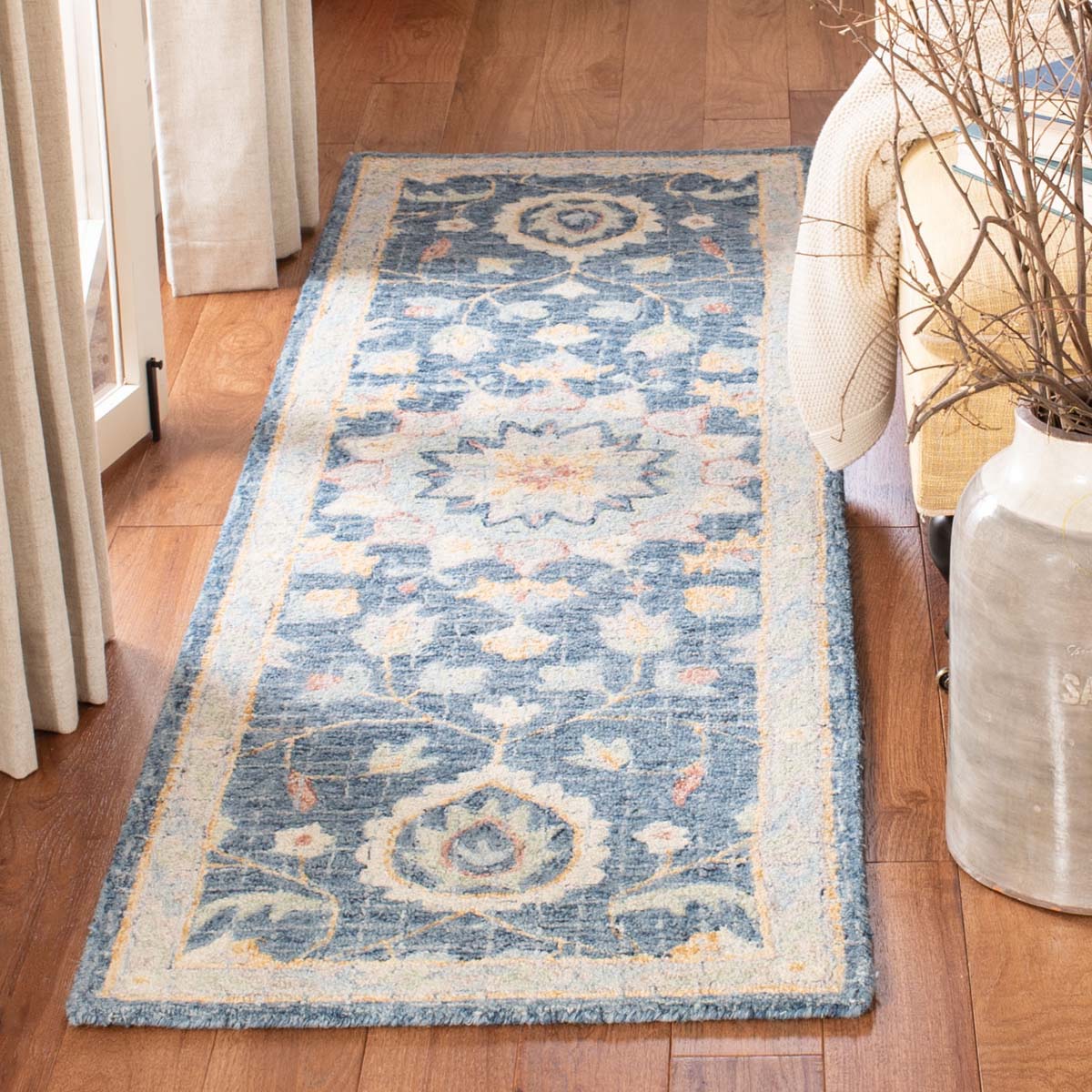 Safavieh Blossom 813 Rug, BLM813 - Navy / Multi