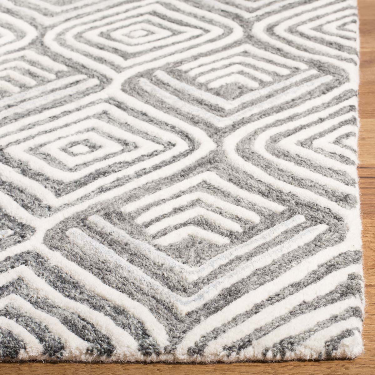 Safavieh Blossom 936 Rug, BLM936 - Ivory / Grey