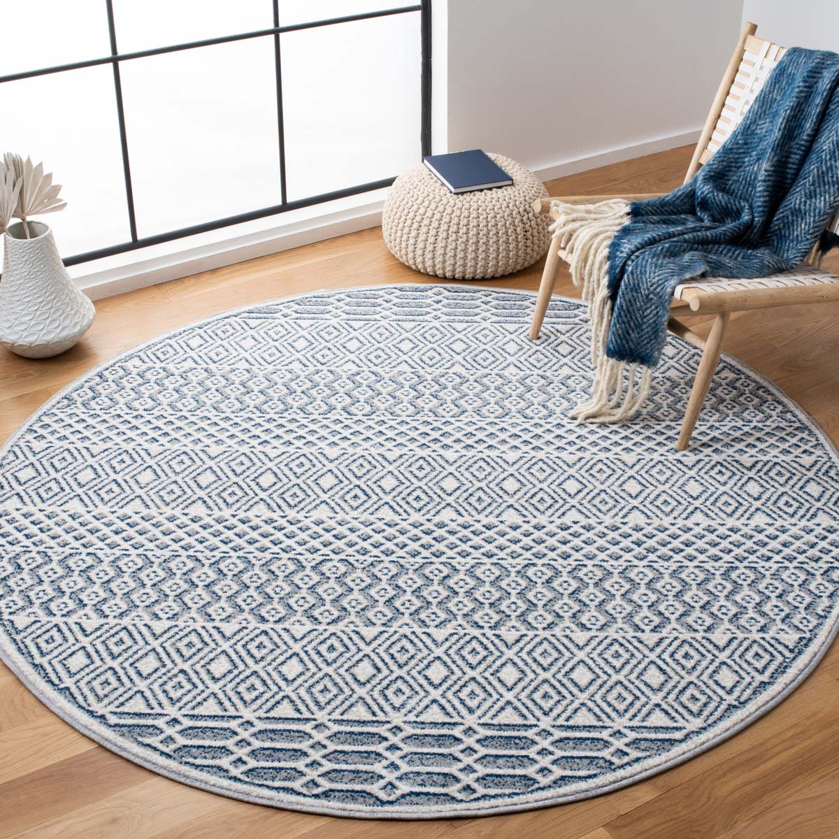 Safavieh Belmont 132 Rug, BMT132 - Ivory / Navy