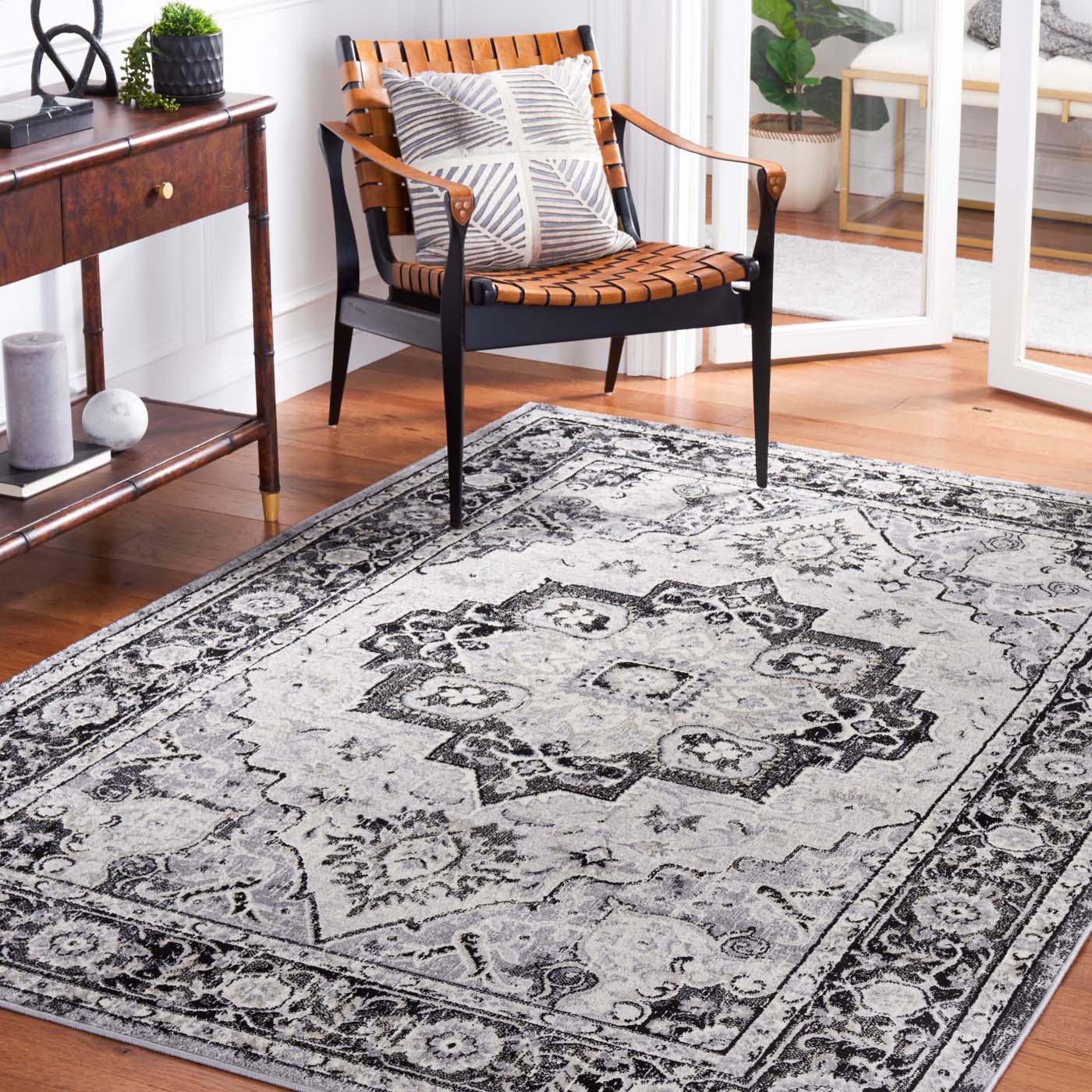 Safavieh Brentwood 837 Rug, BNT837 - BLACK / IVORY