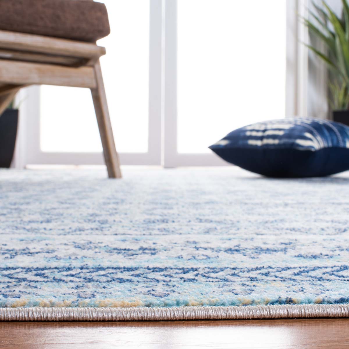 Safavieh Brentwood 899 Rug, Blue, BNT899 - Ivory / Aqua