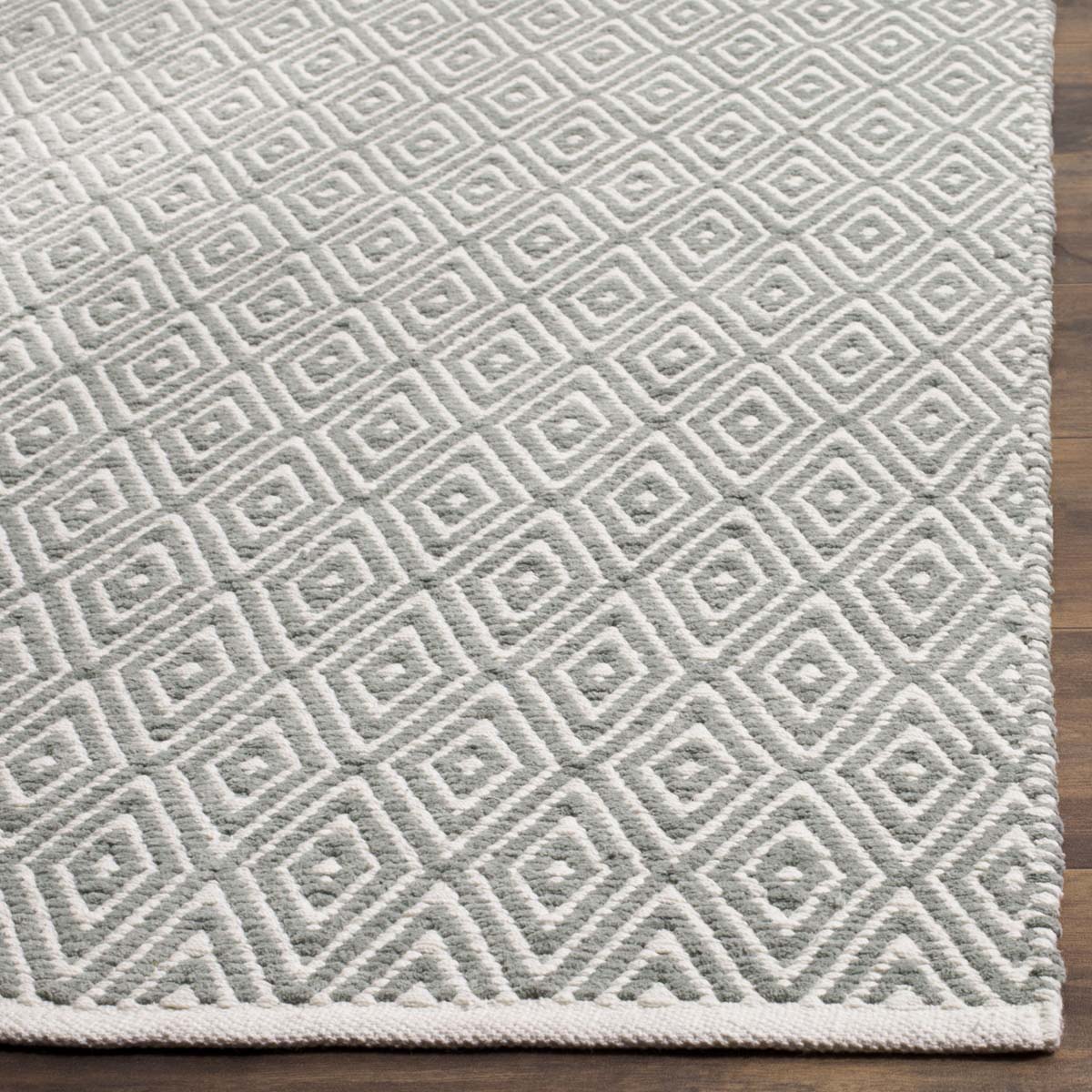 Safavieh Boston 682 Rug, BOS682 - Grey