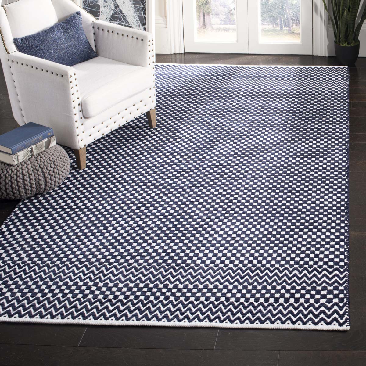 Safavieh Boston 686 Rug, BOS686 - Navy