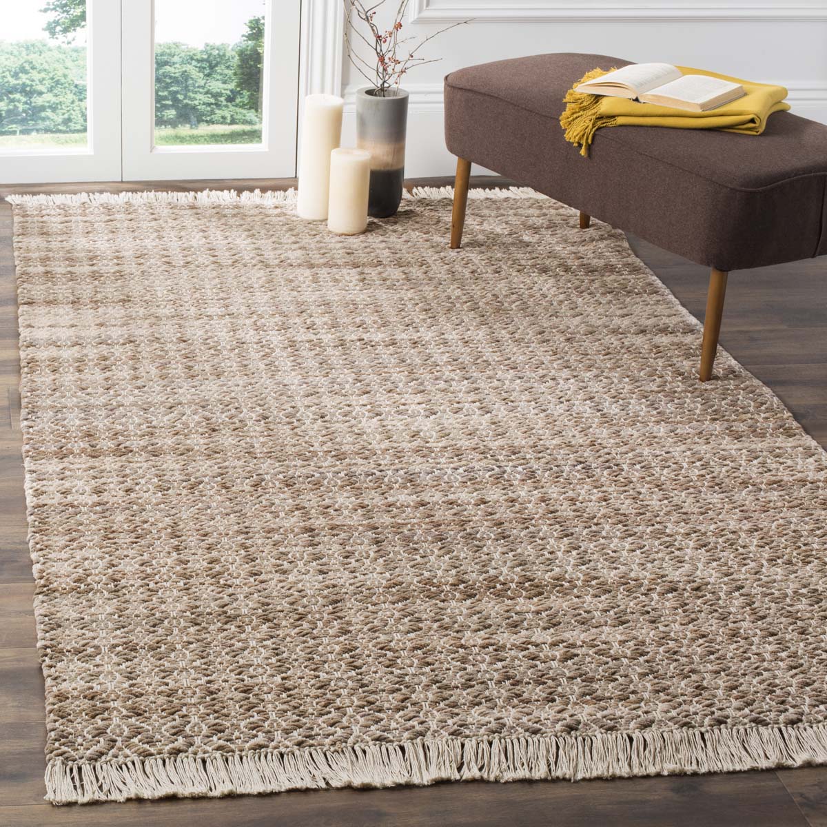 Safavieh Boston 708 Rug, BOS708 - Beige / Ivory