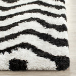 Safavieh Barcelona Shag 320 Rug, BSG320 - Ivory / Black