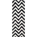 Safavieh Barcelona Shag 320 Rug, BSG320 - Ivory / Black