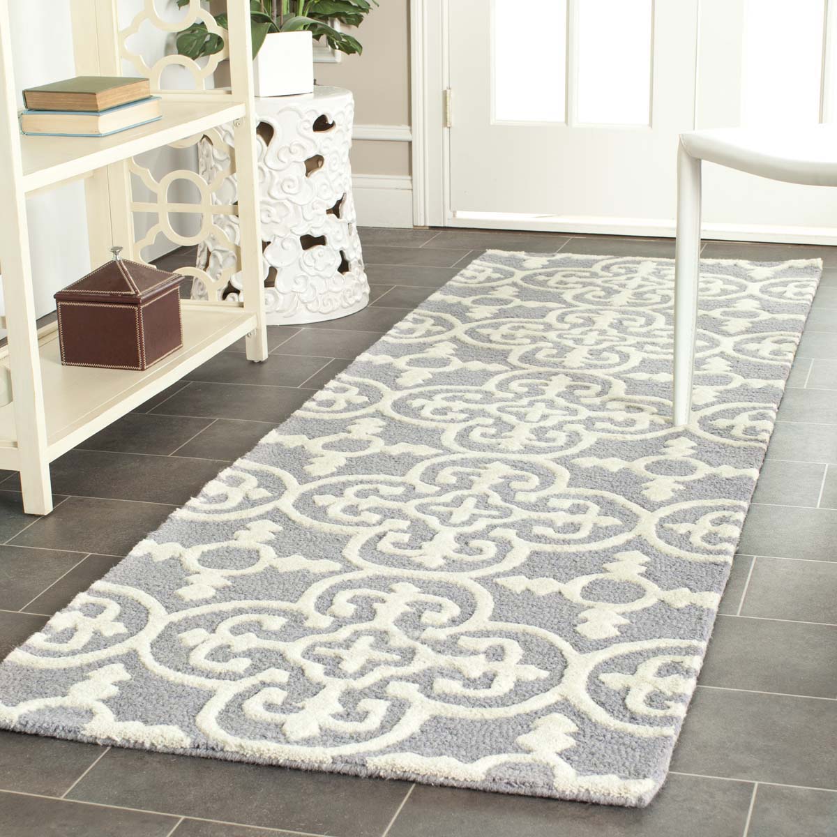 Safavieh Cambridge 133 Rug, CAM133 - Silver / Ivory