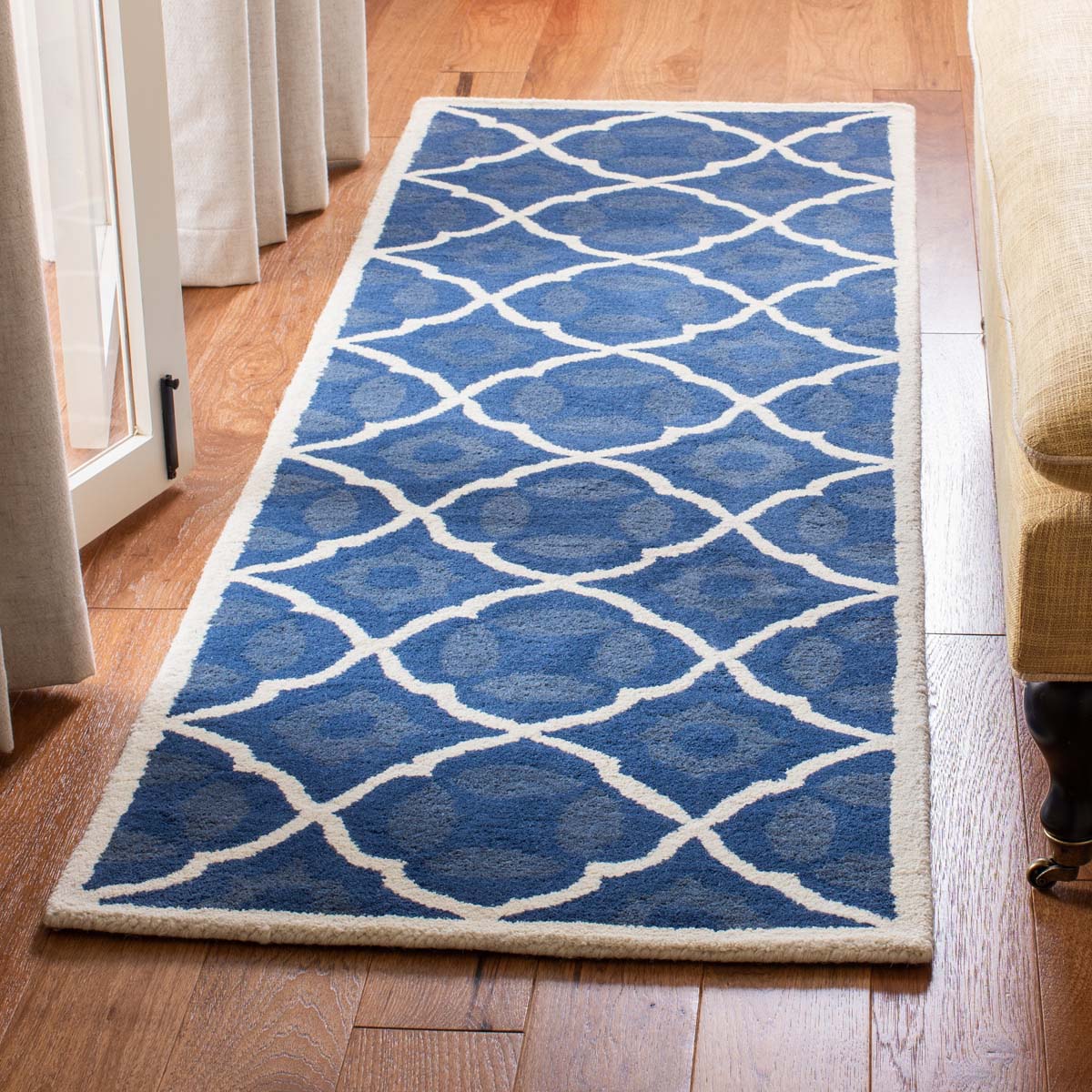 Safavieh Chatham 821 Rug, CHT821 - Blue / Ivory