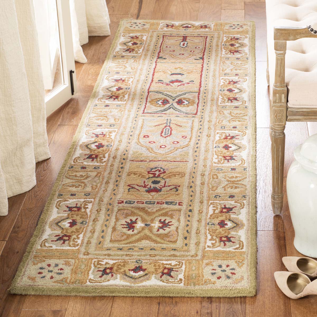 Safavieh Classic 305 Rug, CL305 - Sage / Multi