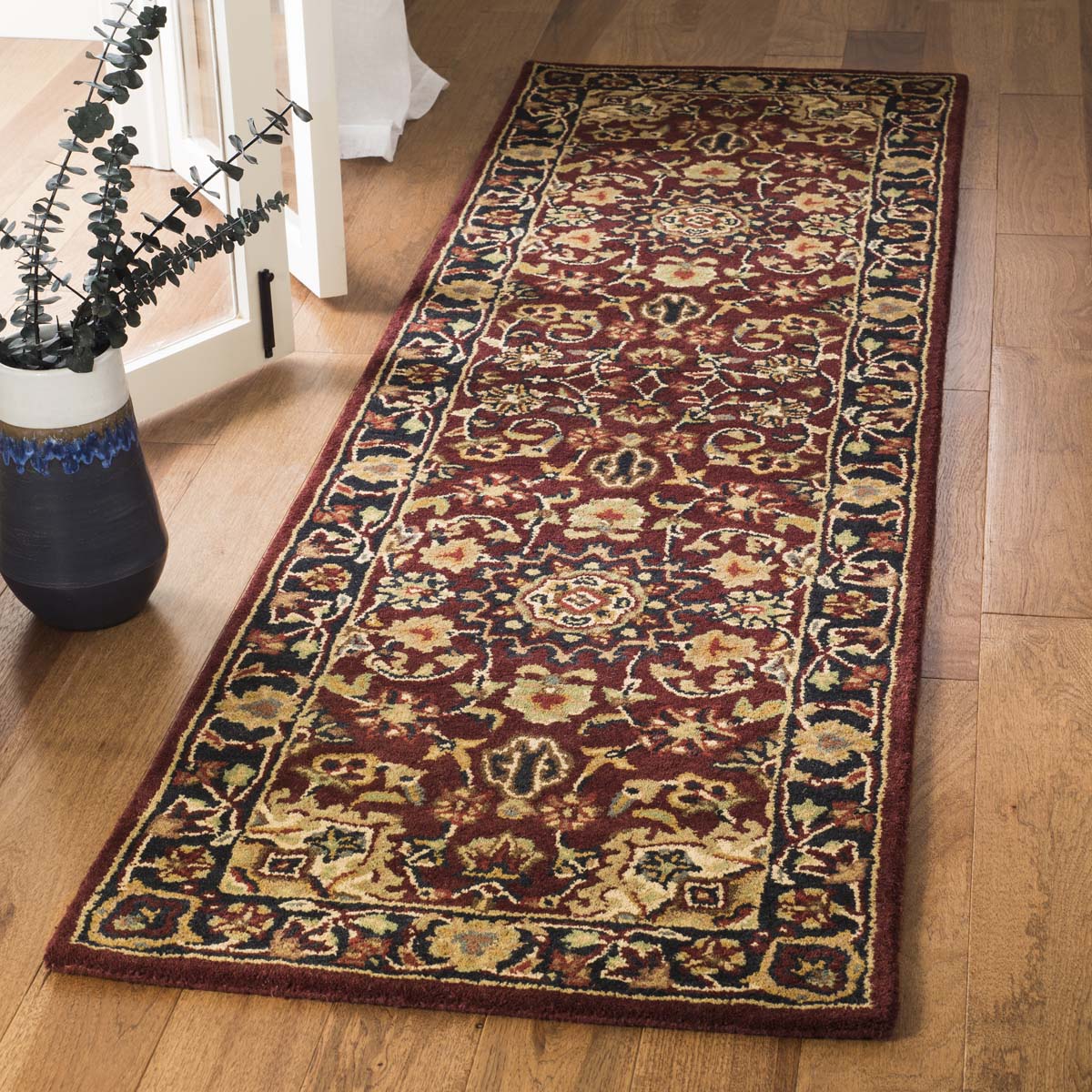 Safavieh Classic 62A Rug, CL362A - Burgundy / Navy