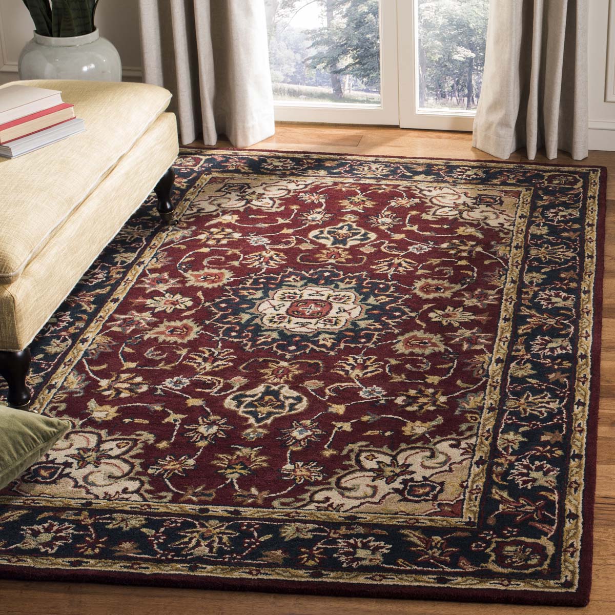 Safavieh Classic 62A Rug, CL362A - Burgundy / Navy