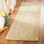 Safavieh Classic 33A Rug, CL933A - Light Blue / Ivory