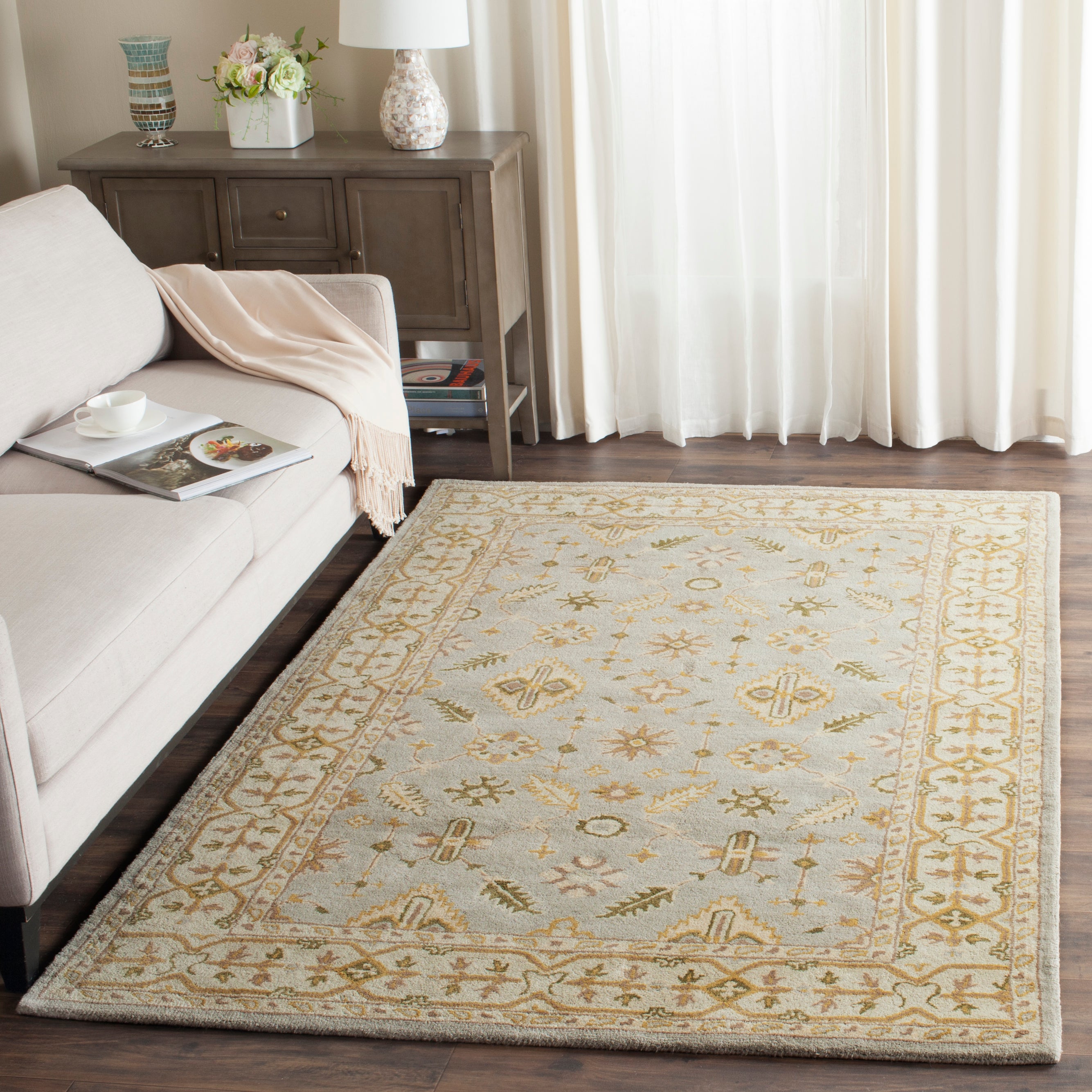 Safavieh Classic 33A Rug, CL933A - Light Blue / Ivory