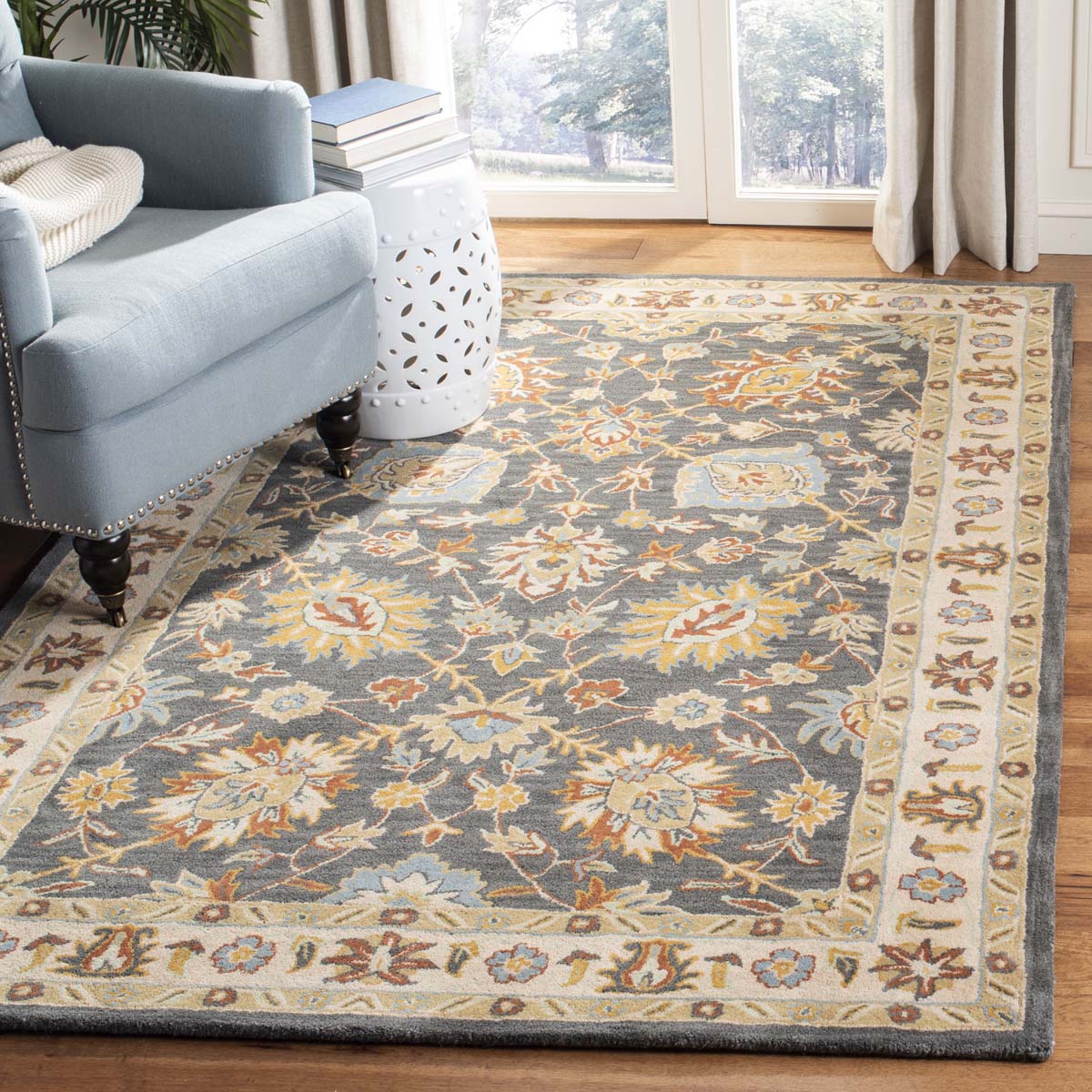 Safavieh Classic 934 Rug, CL934 - Dark Grey / Ivory