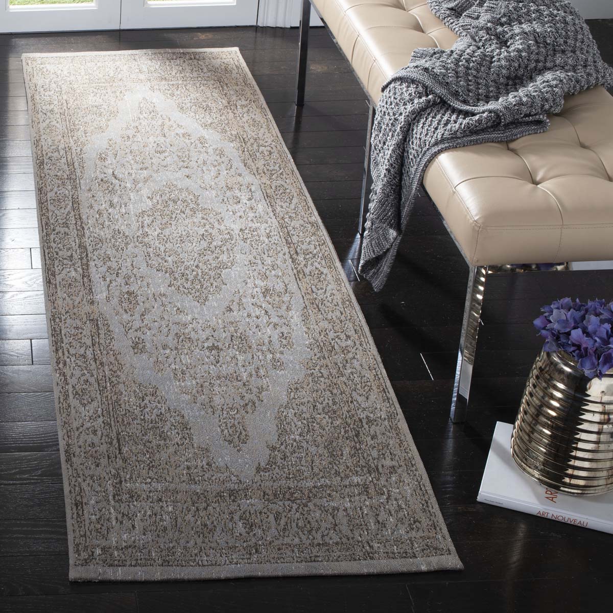 Safavieh Classic Vintage 121 Rug, CLV121 - Grey