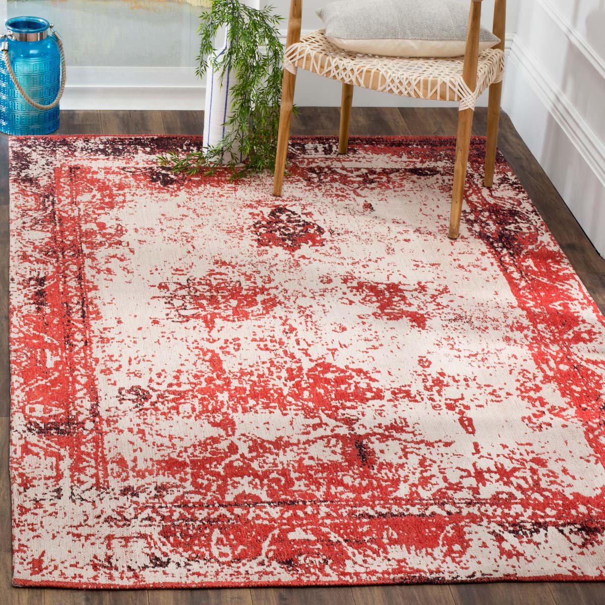 Safavieh Classic Vintage 125 Rug, CLV125 - Red