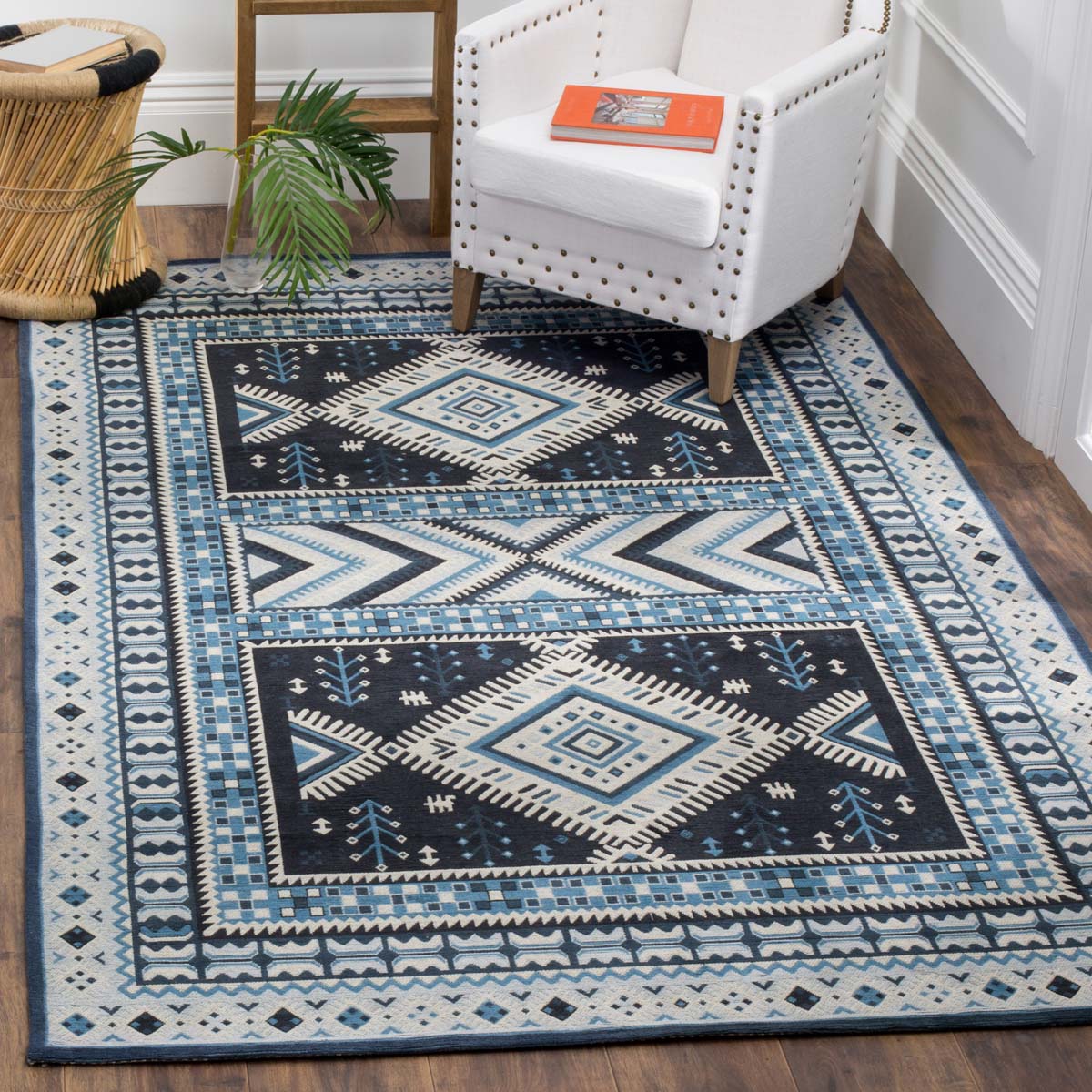 Safavieh Classic Vintage 511 Rug, CLV511 - Navy / Light Blue