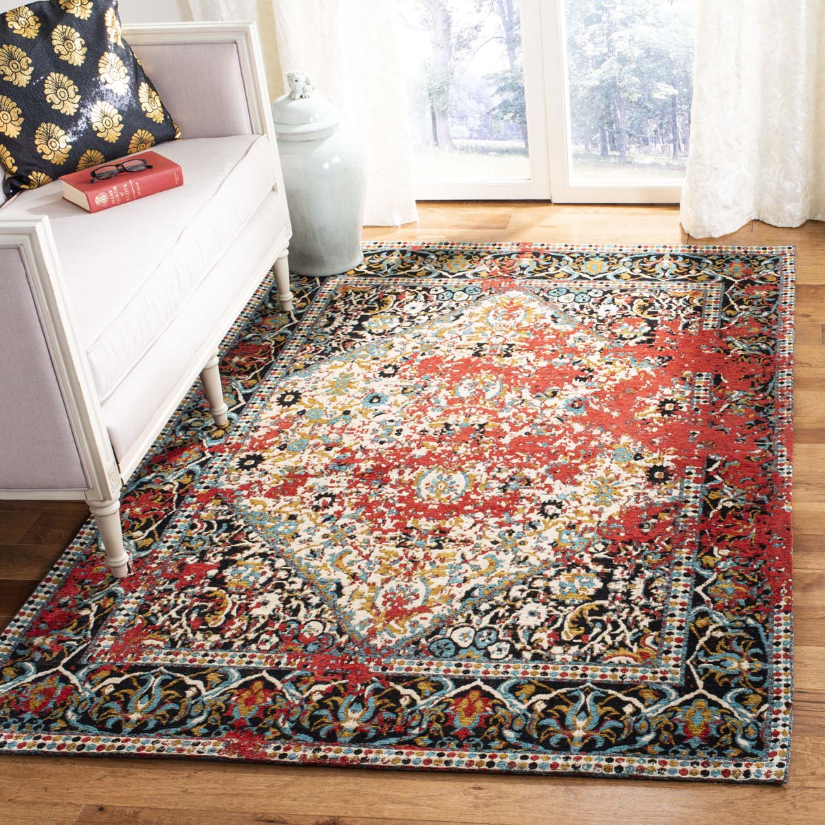 Safavieh Classic Vintage 701 Rug, CLV701 - Red / Charcoal