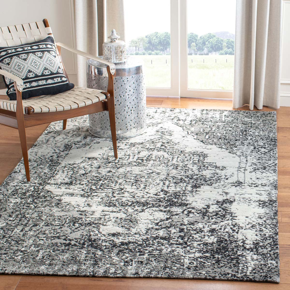 Safavieh Classic Vintage 703 Rug, CLV703 - Grey / Ivory