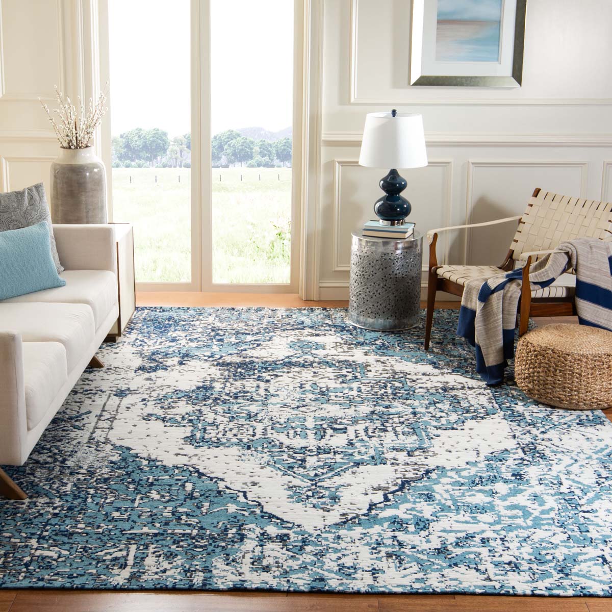 Safavieh Classic Vintage 703 Rug, CLV703 - Blue / Ivory