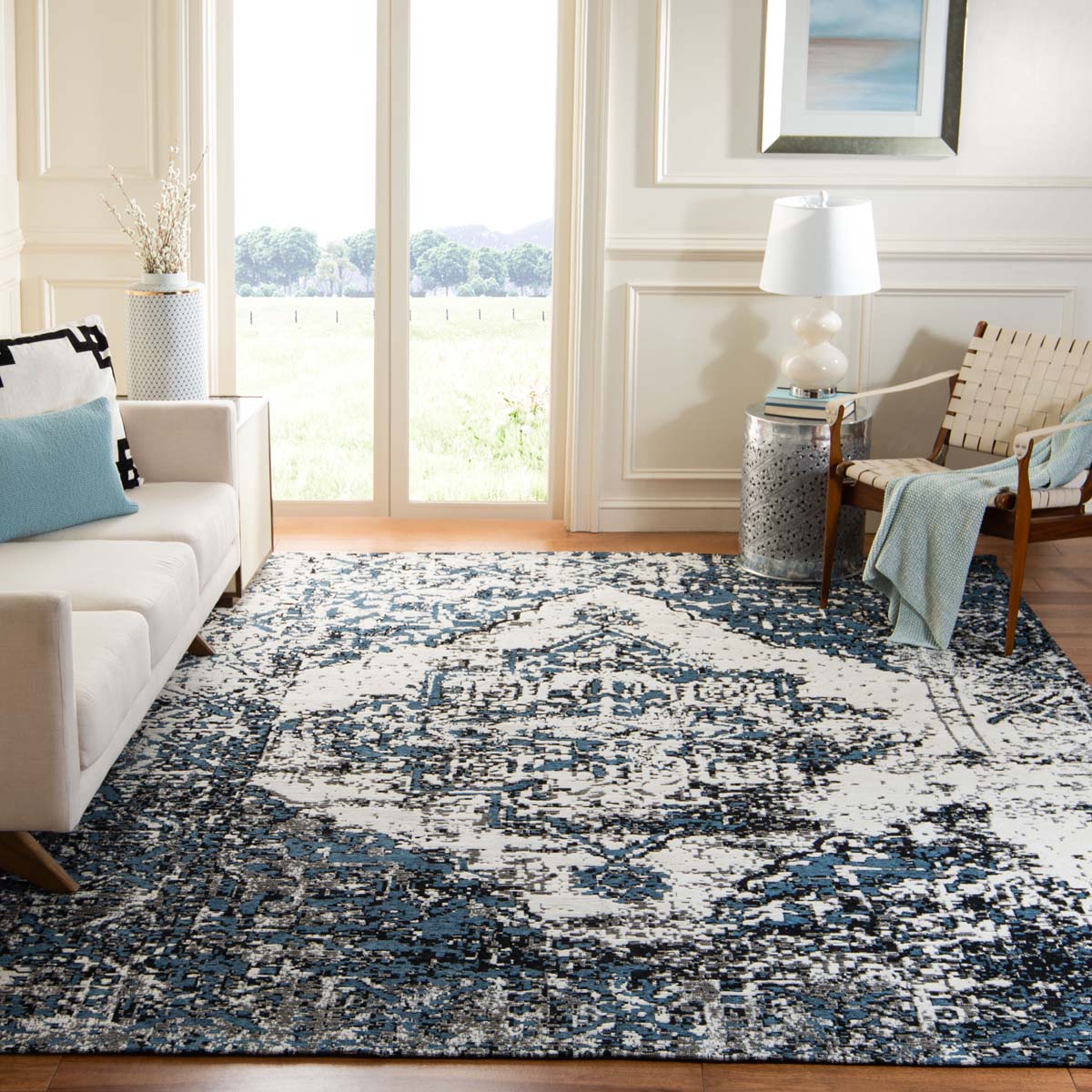 Safavieh Classic Vintage 703 Rug, CLV703 - Navy / Ivory