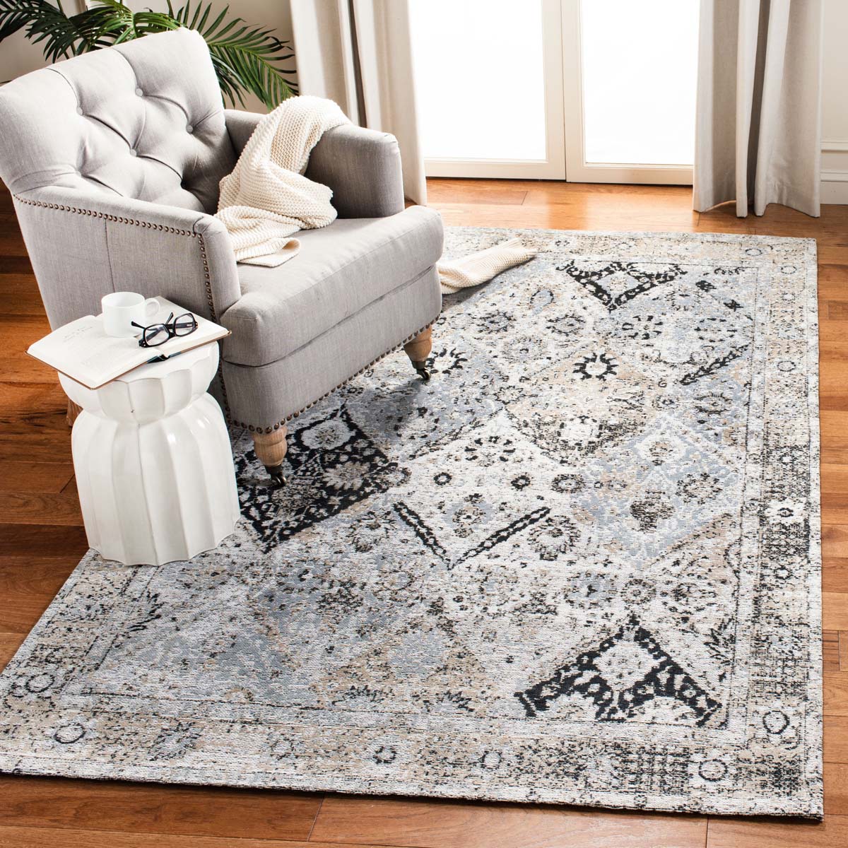 Safavieh Classic Vintage 800 871 Rug, CLV871 - Ivory / Silver