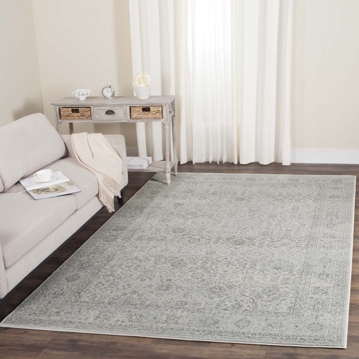 Safavieh Carnegie 691 Rug, CNG691 - Light Grey / Grey