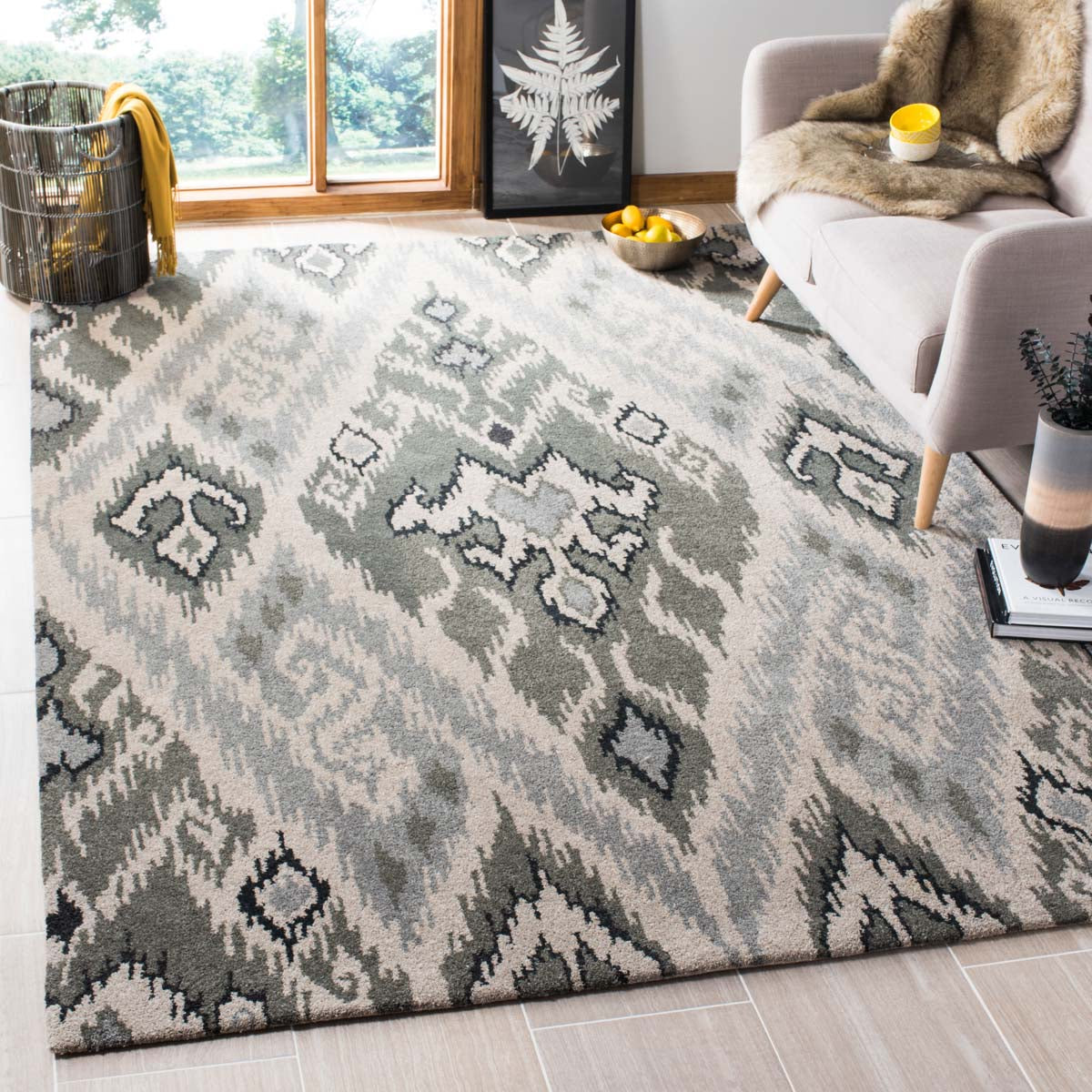 Safavieh Capri 351 Rug, CPR351 - Multi / Grey