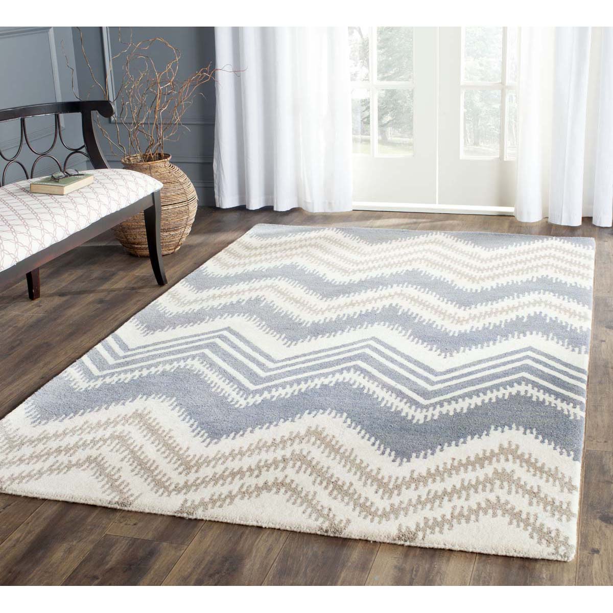 Safavieh Capri 445 Rug, CPR445 - Blue / Ivory