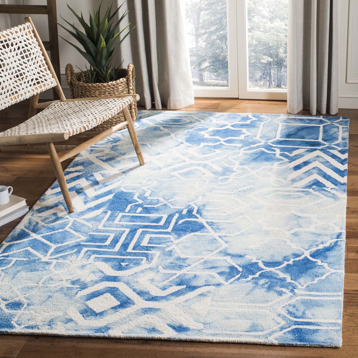 Safavieh Dip Dye 678 Rug, DDY678 - Blue / Ivory