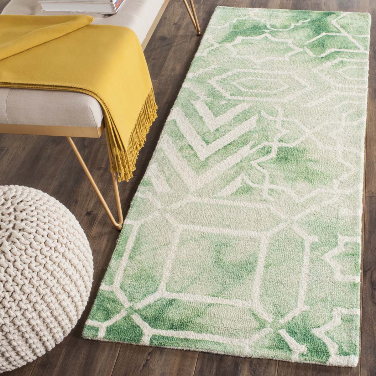 Safavieh Dip Dye 678 Rug, DDY678 - Green / Ivory