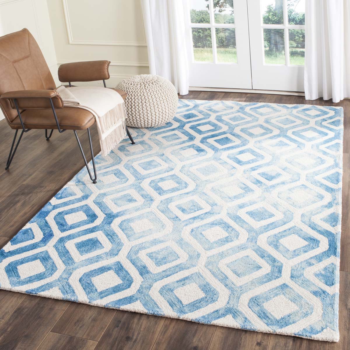 Safavieh Dip Dye 679 Rug, DDY679 - Ivory / Blue