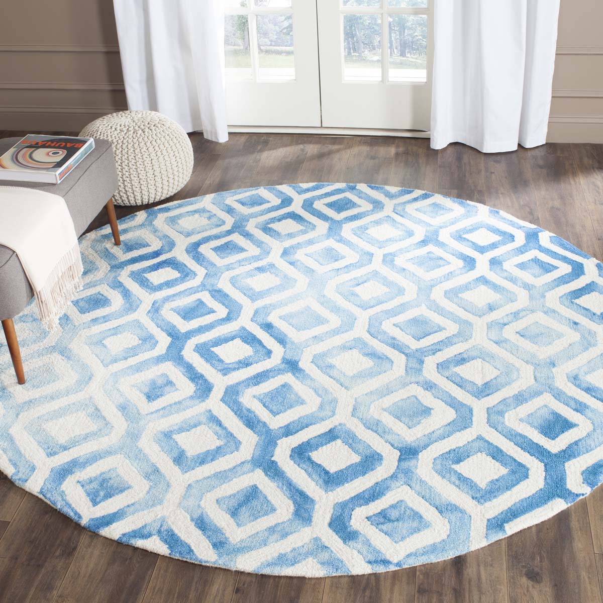 Safavieh Dip Dye 679 Rug, DDY679 - Ivory / Blue